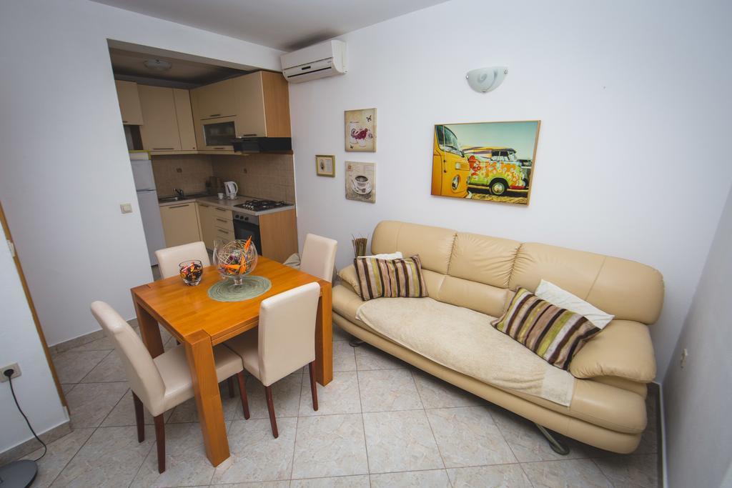 Apartment Karla&Nella Stobrec Bagian luar foto